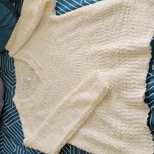 NWOT Zenena Premium V-neck popcorn sweater off white size large. Stretchy